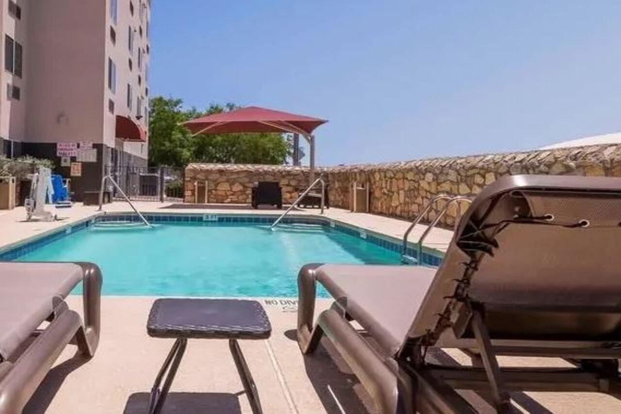 Comfort Suites El Paso Airport Buitenkant foto