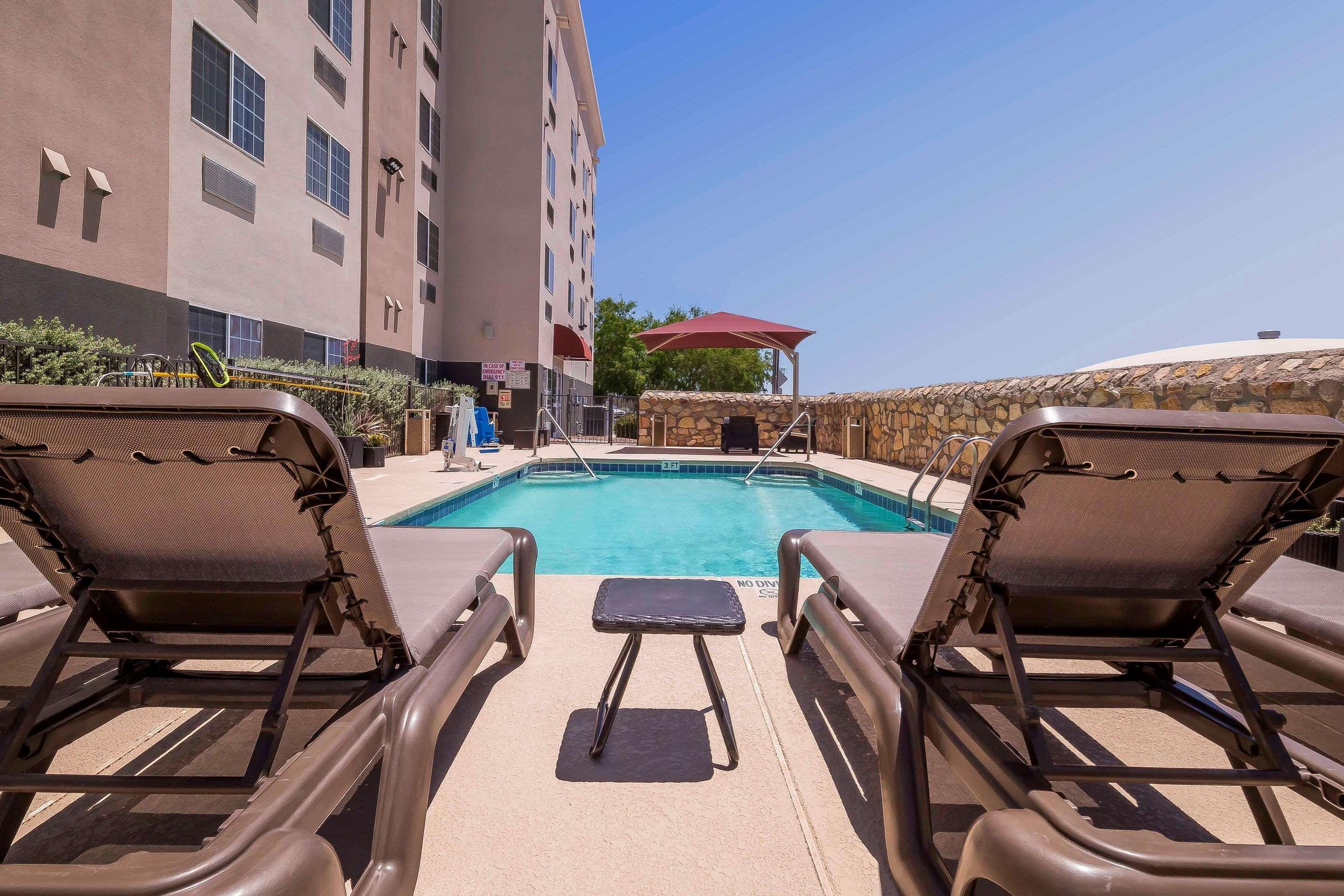 Comfort Suites El Paso Airport Buitenkant foto